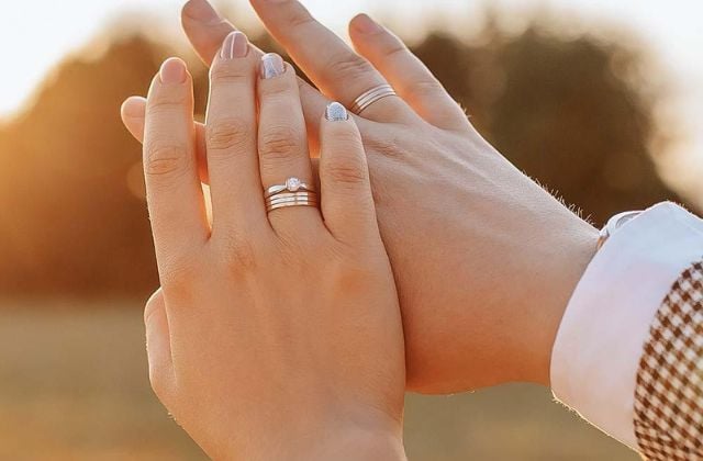 Sự đồng thuận của vợ chồng là yếu tố then chốt khi bán vàng cưới