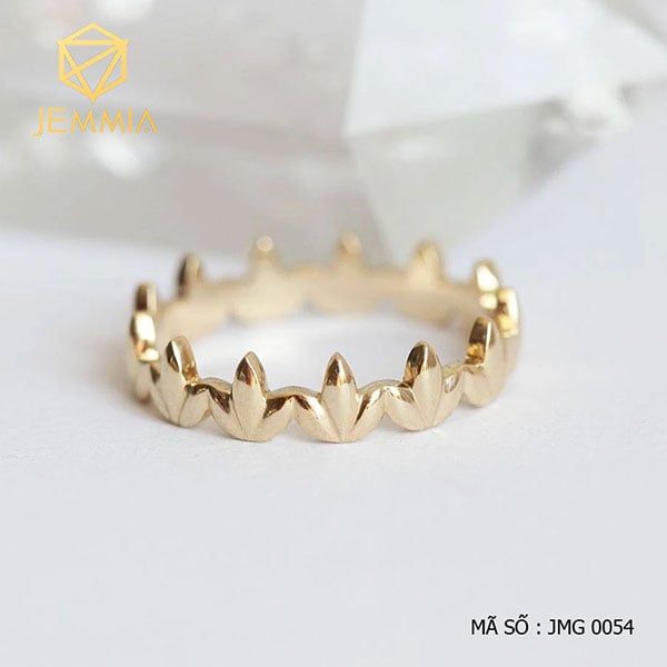 Nhẫn vương miện vàng 18k họa tiết cành lá