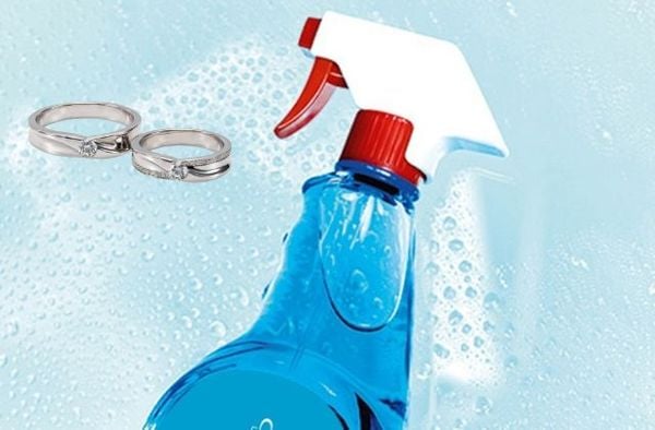 Sử dụng nước rửa kính để làm sáng vàng trắng hiệu quả