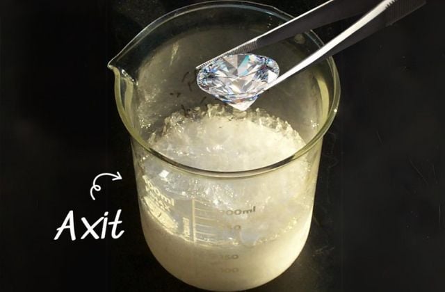 Phá hủy kim cương bằng axit