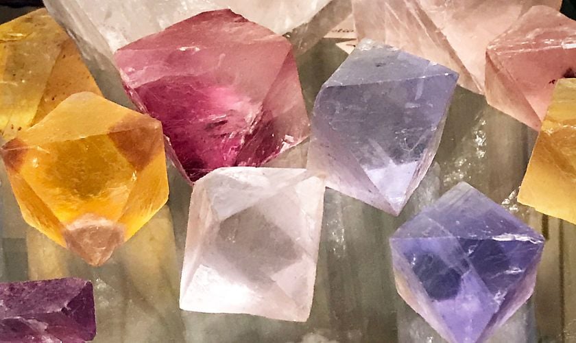 Đá Fluorite hợp mệnh gì?