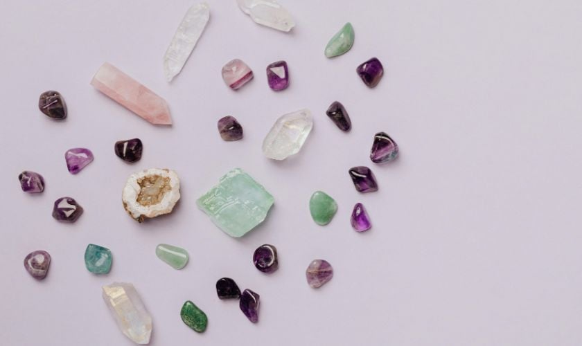 Fluorite và thạch anh có giống nhau không
