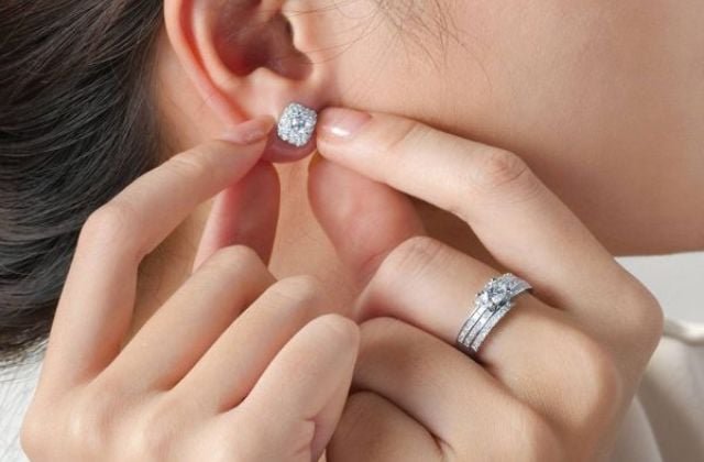 deo kim cuong co may may khong 1 1