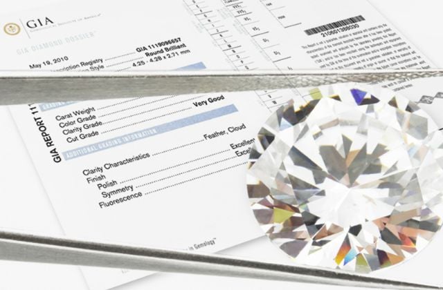 Giấy kiểm định kim cương là bằng chứng quan trọng về chất lượng và giá trị.