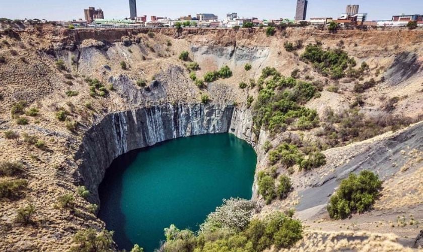 Mỏ kim cương khổng lồ tại Nam Phi