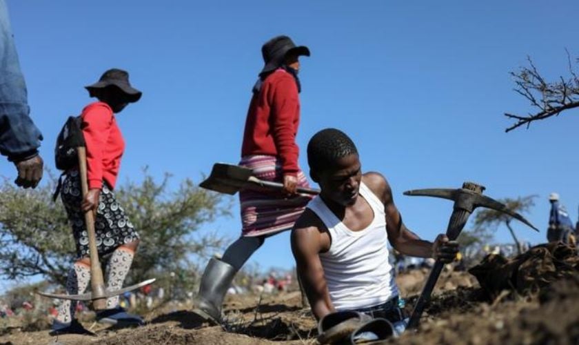 Ngôi làng Nam Phi với cơn sốt tìm kiếm kim cương