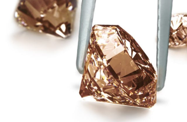 Kim cương nâu tổng hợp