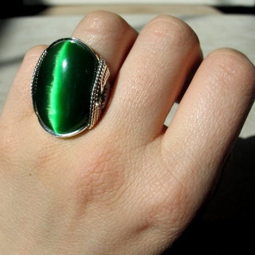 Hình 3: Nhẫn đá mắt mèo xanh lá cây