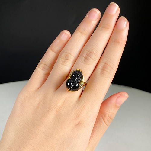 Nhẫn vàng 18k đá thạch anh đen Tỳ Hưu cho nữ