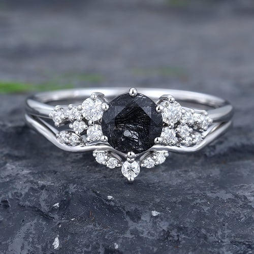 Ý nghĩa phong thuỷ của đá thạch anh đen