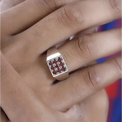 Nhẫn sapphire đỏ nam mang lại may mắn và năng lượng tích cực