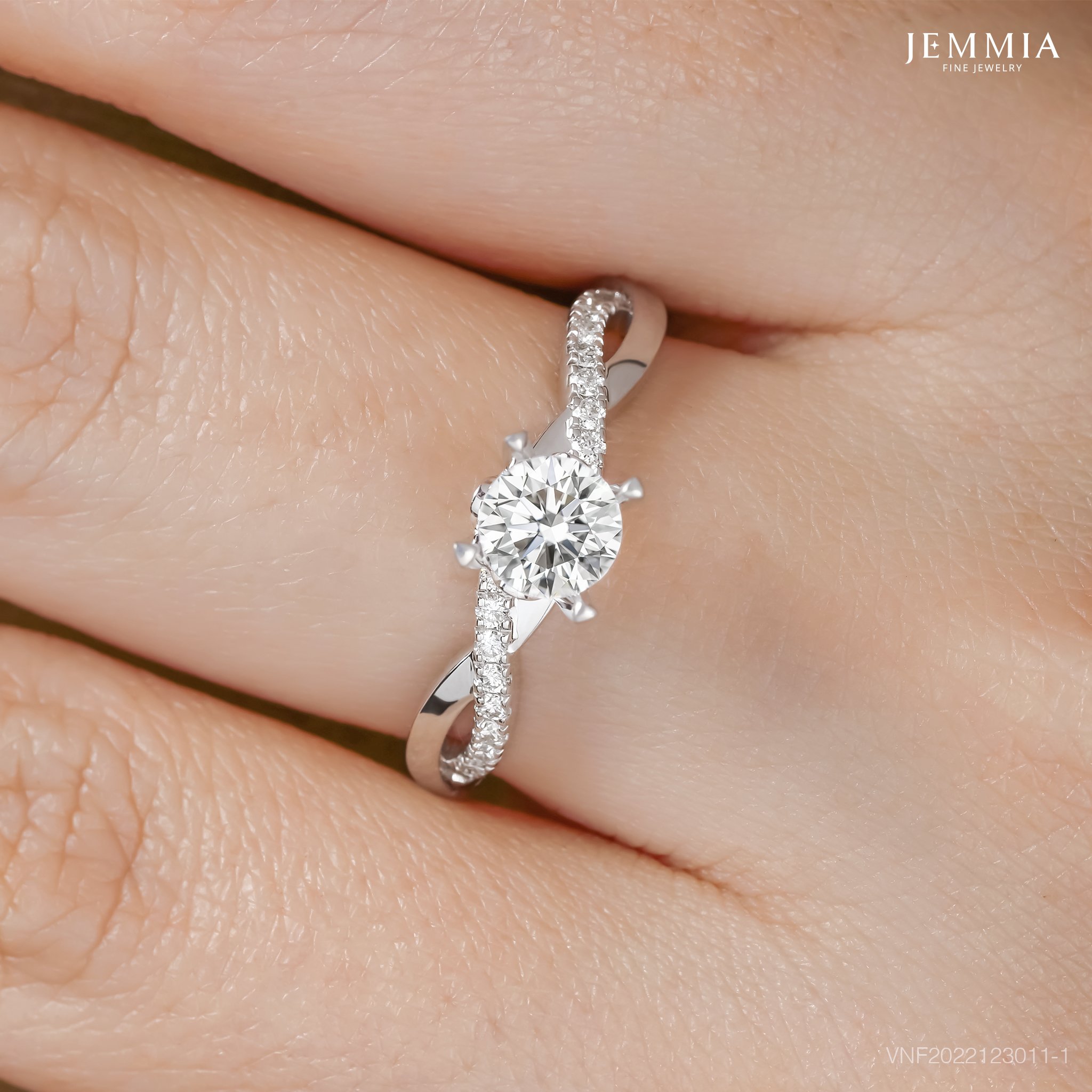 Nhẫn Cầu Hôn Kiểu Dáng Twist