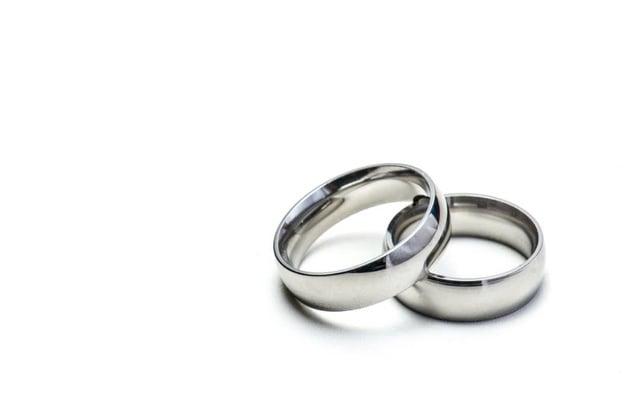 Nhẫn cưới vàng trắng