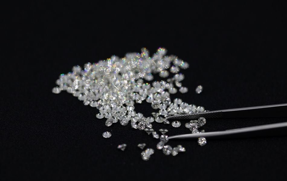 1 ly kim cuong bao nhieu tien 1 cb2bc4e4b72849c88b1be0c14e880902 1