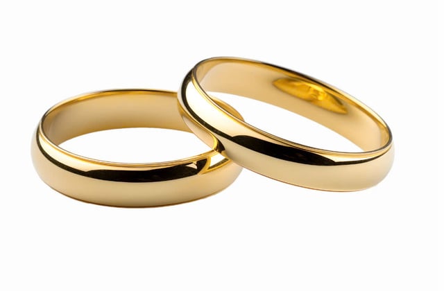 So sánh nhẫn cưới vàng 24K và 18K