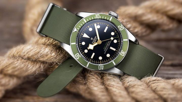 5 cach phoi mau day voi dong ho 12