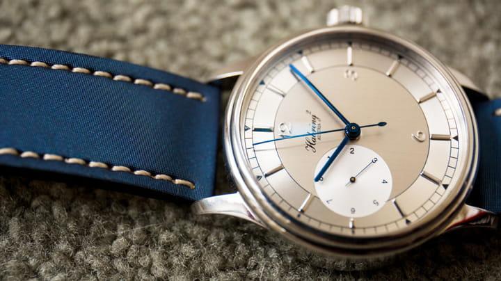 5 cach phoi mau day voi dong ho 20