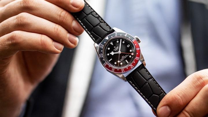 5 cach phoi mau day voi dong ho 24