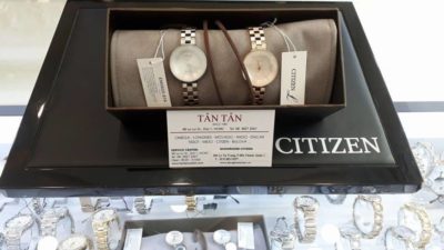 cửa hàng bán đồng hồ chính hãng