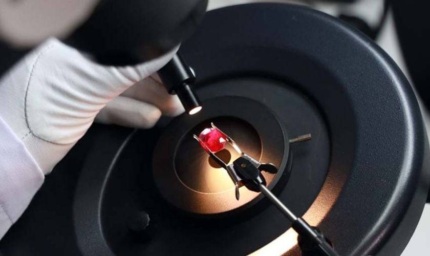 ban-gia-kiem-dinh-da-quy-4_66baacead8824e10b59f7e6f9b50b4b4 VGC (Trung tâm Nghiên cứu Kiểm định Đá quý và Vàng)