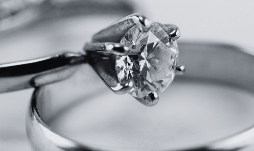 Blemish trong kim cương là gì