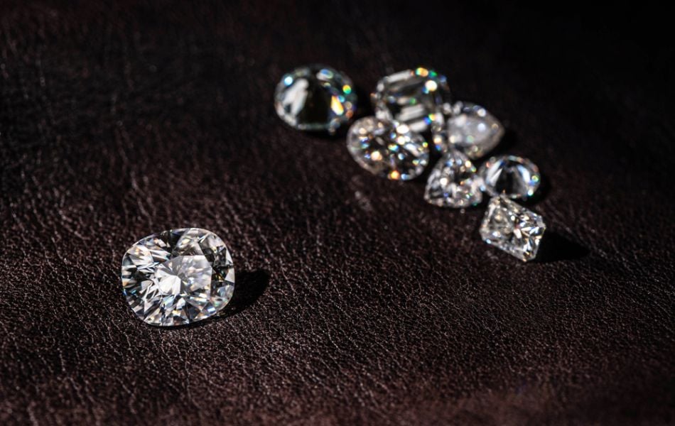 Blemish ảnh hưởng đến chất lượng kim cương như thế nào