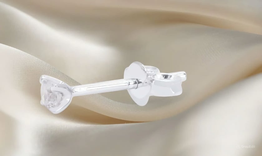 Khuyên tai dành cho nam vàng trắng 18K sang trọng