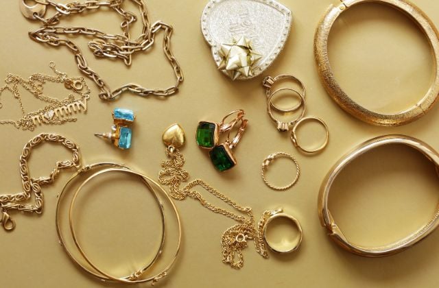 Nguyên nhân vì sao vàng lại bị xỉn màu đen