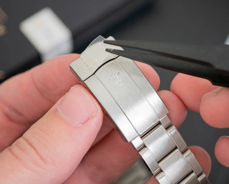 Cach mo vong deo tay dong ho