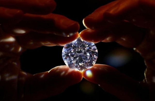 cách nhận biết kim cương bằng mắt thường