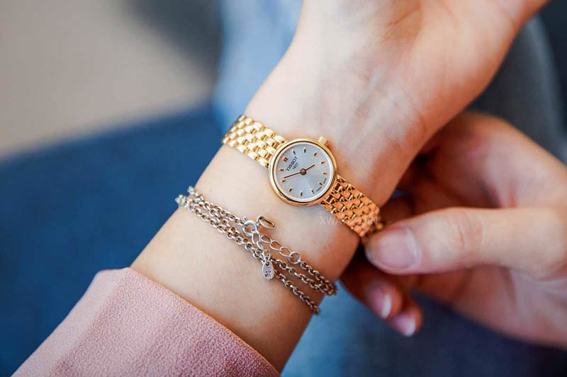 cách phối đồng hồ với quần áo nữ đẹp