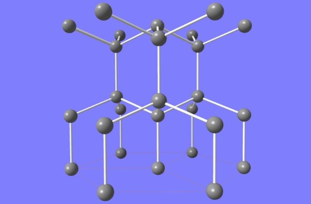 Lonsdaleit có cấu trúc là kim cương lục giác – một dạng biến thể của carbon