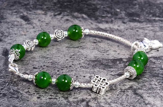 Vòng Charm: Ý Nghĩa Độc Đáo Cùng Các Loại Charm Phổ Biến Nhất 13 Lắc tay charm mang nhiều ý nghĩa sâu sắc