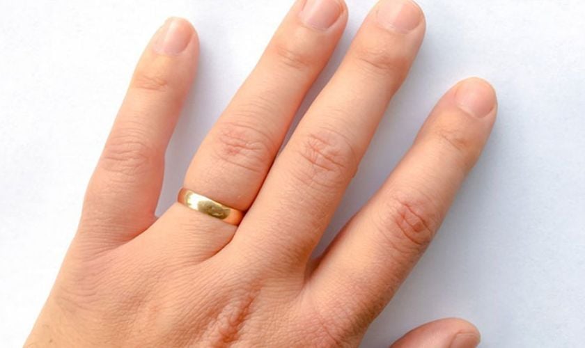 Chiếc Nhẫn Bị Chật Hoặc Rộng