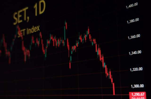 Chứng khoán giảm là thời điểm thích hợp để bạn mua vàng với mức giá tốt