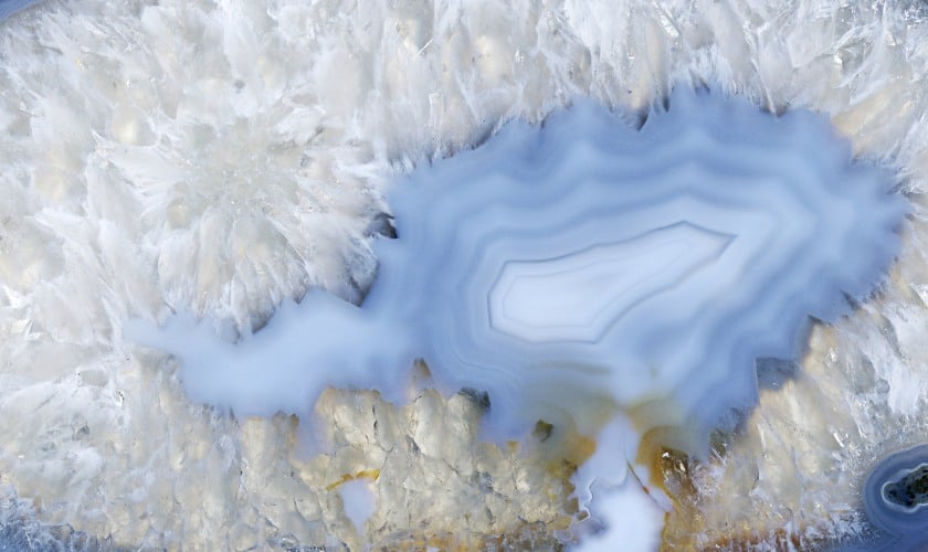 Tính chất vật lý và hóa học của đá Blue Lace Agate