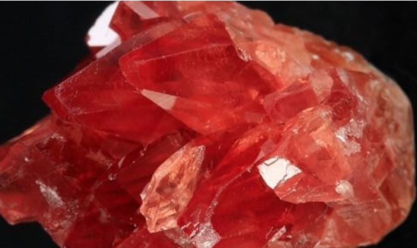 Đặc điểm của đá Cẩm Thạch Huyết