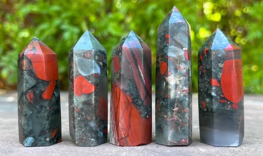 Cách chọn và sử dụng đá huyết rồng đúng cách