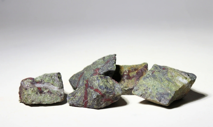 Mua đá huyết rồng ở đâu uy tín