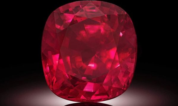 đá ruby có mấy màu