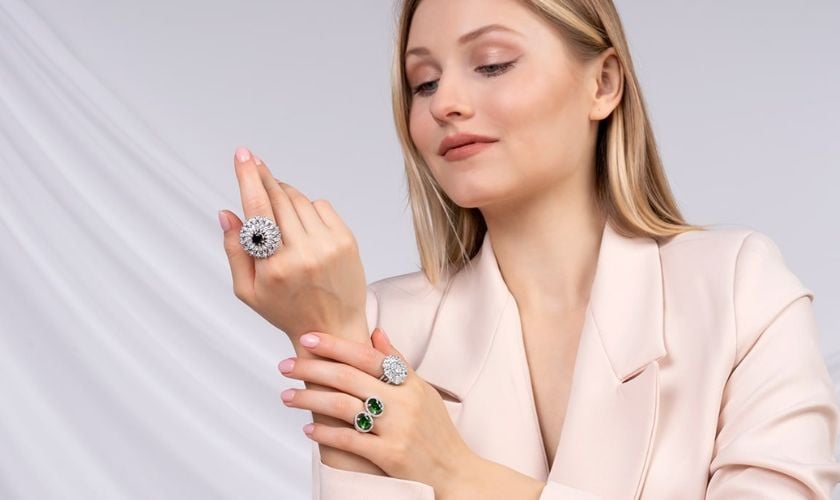 Đá Swarovski giá bao nhiêu