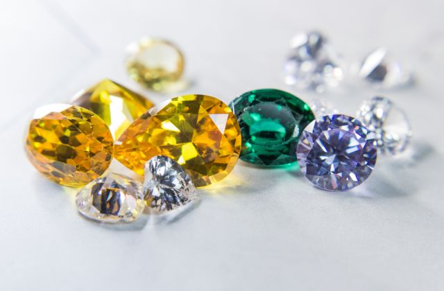 Ý nghĩa đá Topaz trong phong thủy