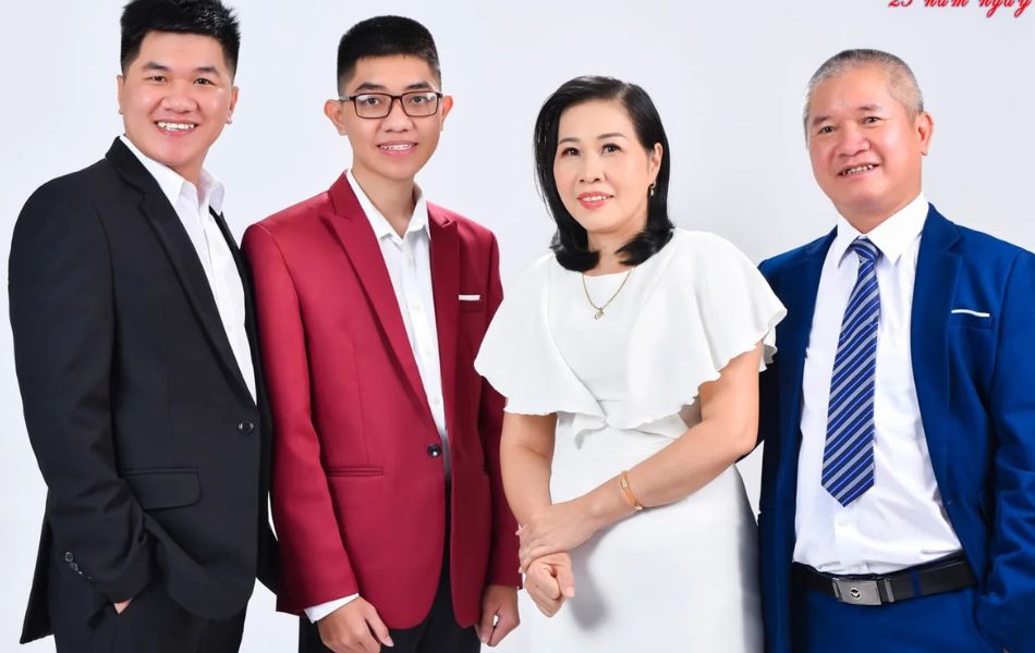 dam-cuoi-vang-la-bao-nhieu-nam-3_7744ee2a42b54b57b1db2f3213b8e0e1 Album kỷ niệm, hành trình tình yêu được lưu lại trọn vẹn