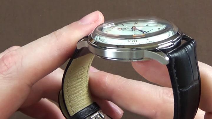 danh bong mat kinh dong ho bi xuoc 27