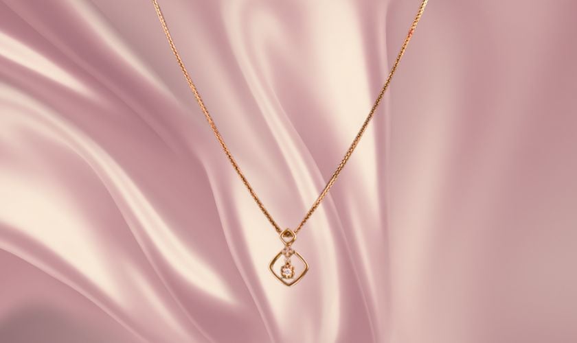 Mẫu dây chuyền vàng hồng sang trọng và quý phái cho phái nữ