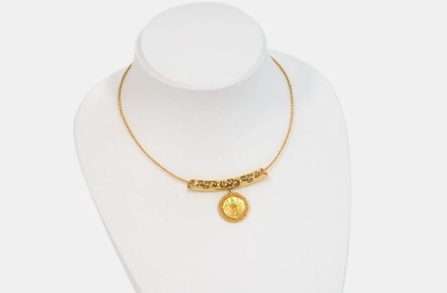 Mặt vòng cổ dành cho nam giới có thiết kế cầu kỳ ấn tượng