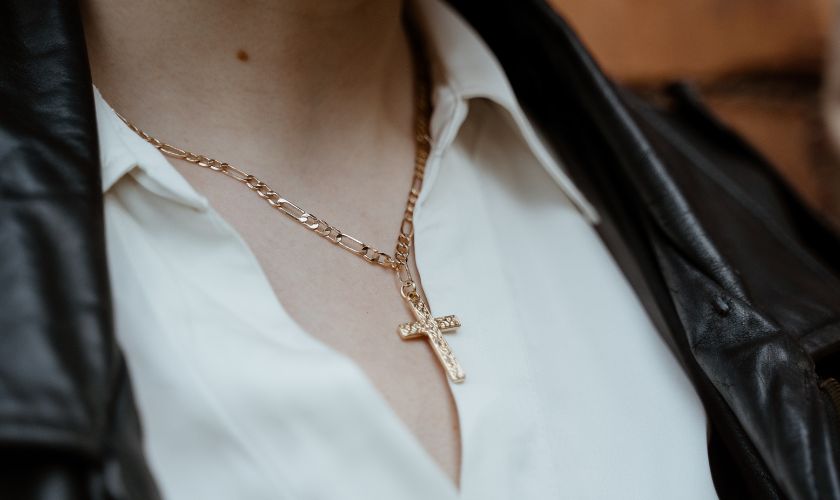 Cách lựa chọn dây chuyền vàng nữ 18k phù hợp