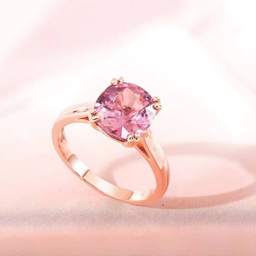 Hình 3: Nhẫn mệnh Hỏa đá thạch anh