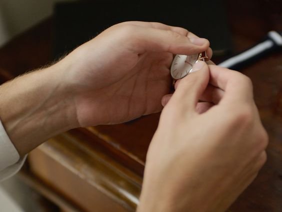 dong ho dw can duoc bao duong 8 1