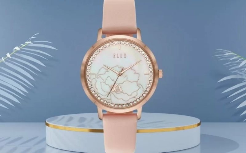 dong ho elle cua nuoc nao